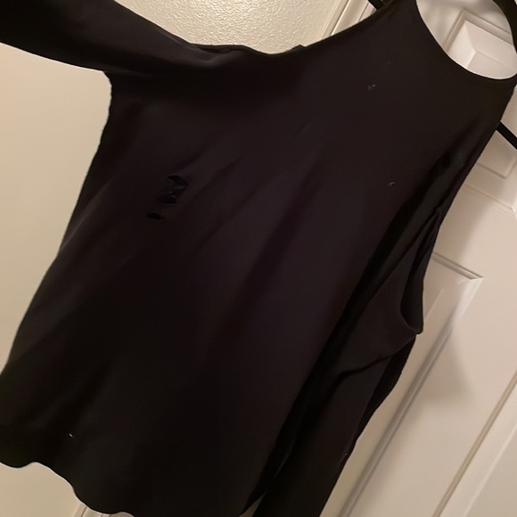 Torrid cold shoulder top - Picture 5 of 5